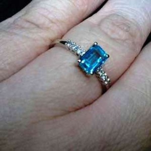 Ring aus Silber mit Blautopas