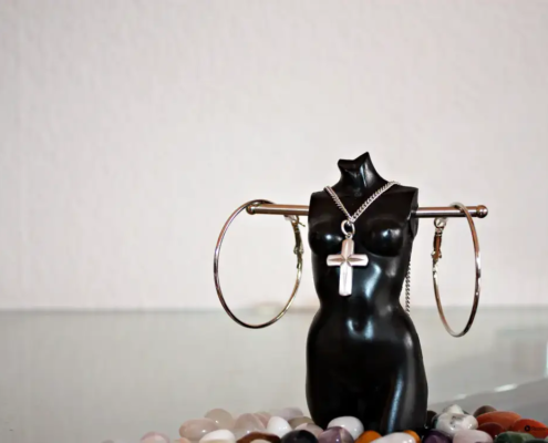 Leichte Creolen aus Silber – zauberhafter Ohrschmuck für Damen