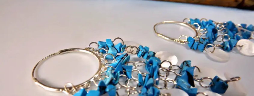 Leichte Ohrringe mit Türkis – zauberhafter Sommerschmuck